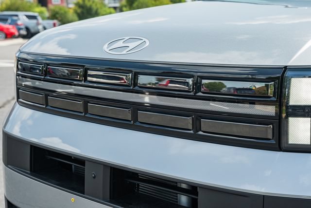 Used 2024 Hyundai Santa Fe Limited FWD image 15