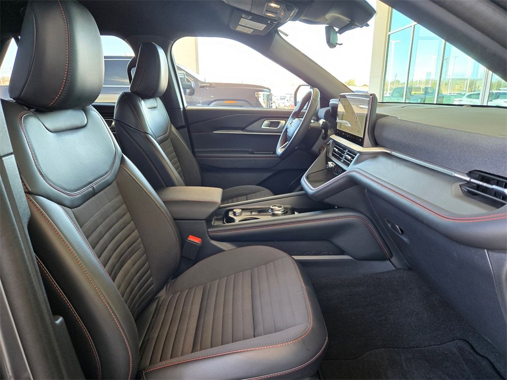 Used 2025 Ford Explorer ST-Line w/ ST-Line Street Pack image 26