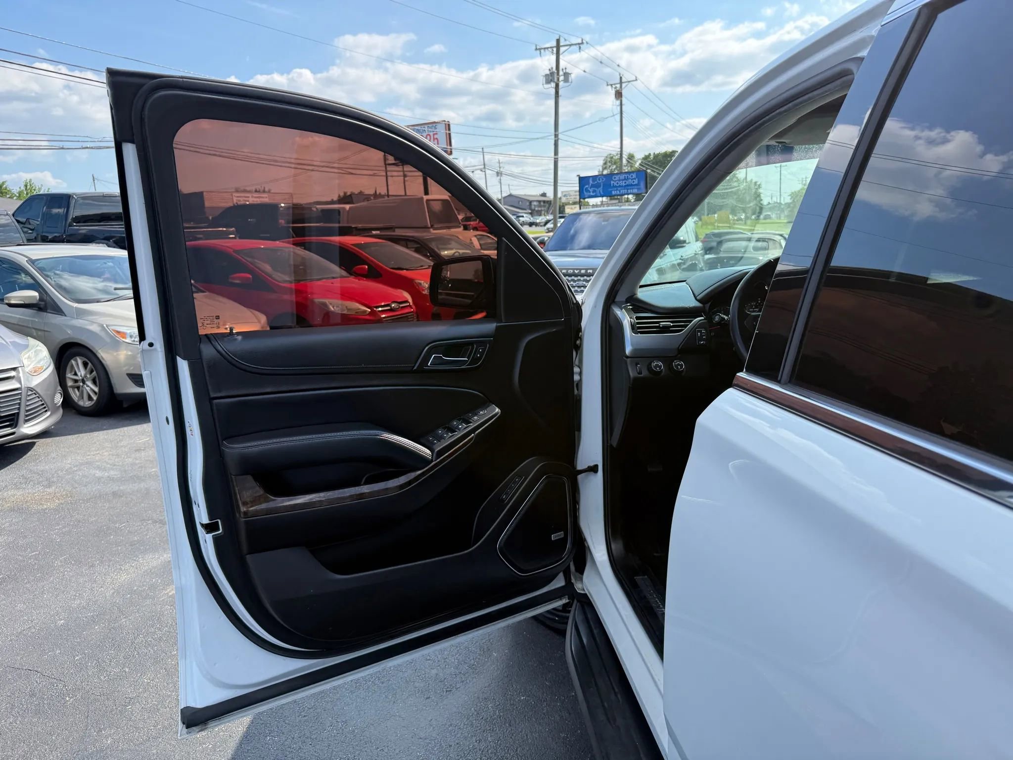 Used 2017 Chevrolet Tahoe LT image 32