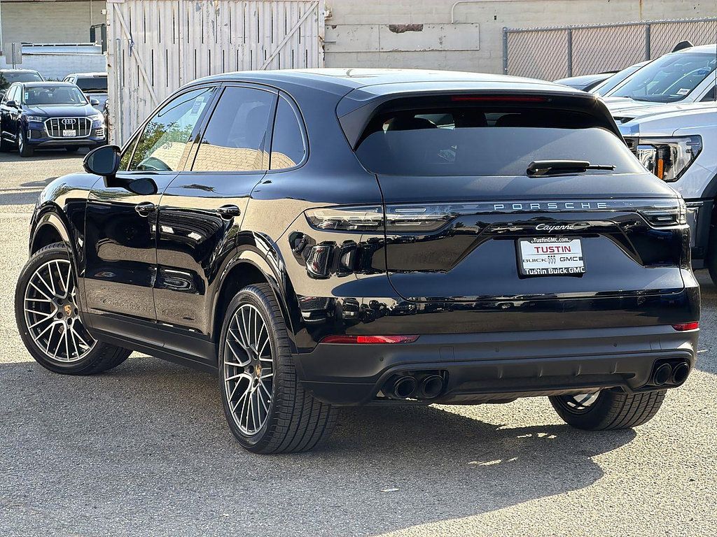 Used 2023 Porsche Cayenne AWD/4WD image 7