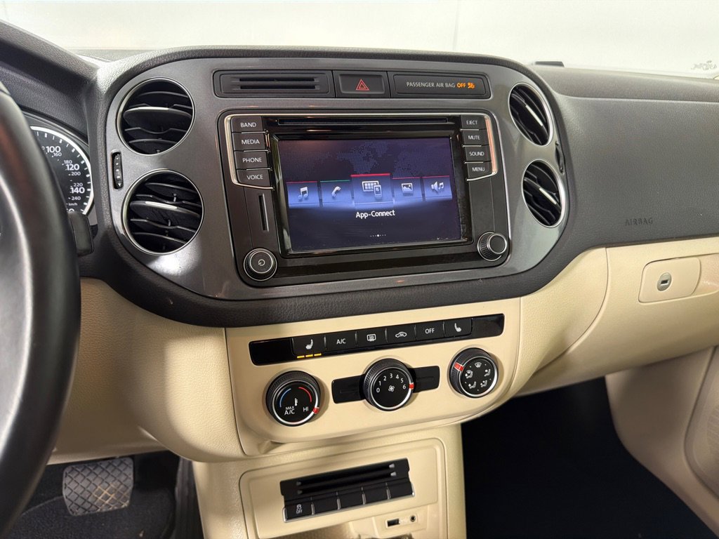 Used 2017 Volkswagen Tiguan Wolfsburg Edition image 18