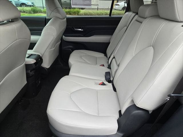 Certified 2026 Toyota Grand Highlander FWD image 12