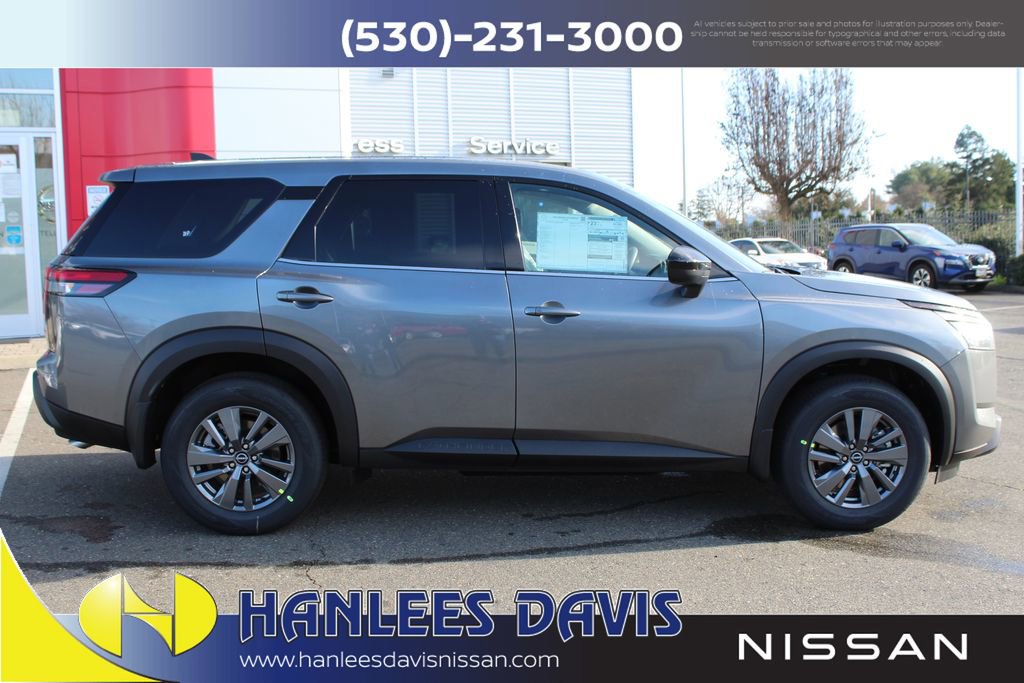New 2025 Nissan Pathfinder S image 6