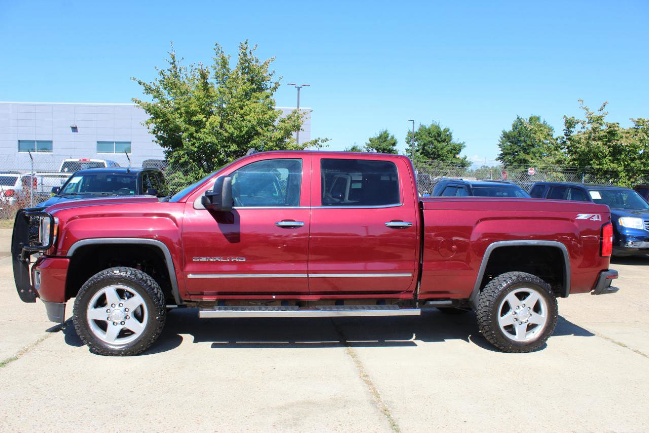 Used 2015 GMC Sierra 2500 Denali w/ Duramax Plus Package AWD/4WD image 4