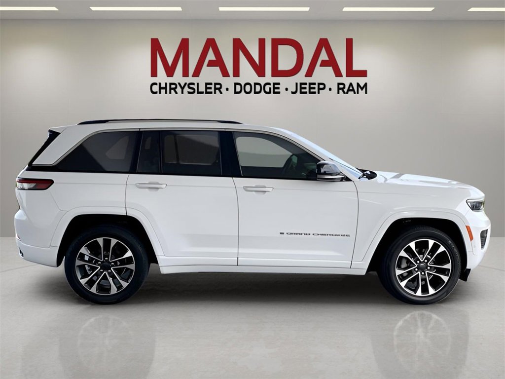 Used 2022 Jeep Grand Cherokee Overland w/ Luxury Tech Group IV image 5