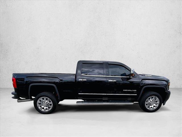 Used 2019 GMC Sierra 2500 Denali w/ Duramax Plus Package AWD/4WD image 5
