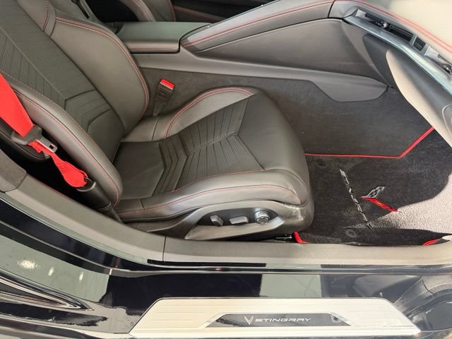 Used 2021 Chevrolet Corvette Stingray Premium Cpe w/ Z51 Performance Package RWD image 11