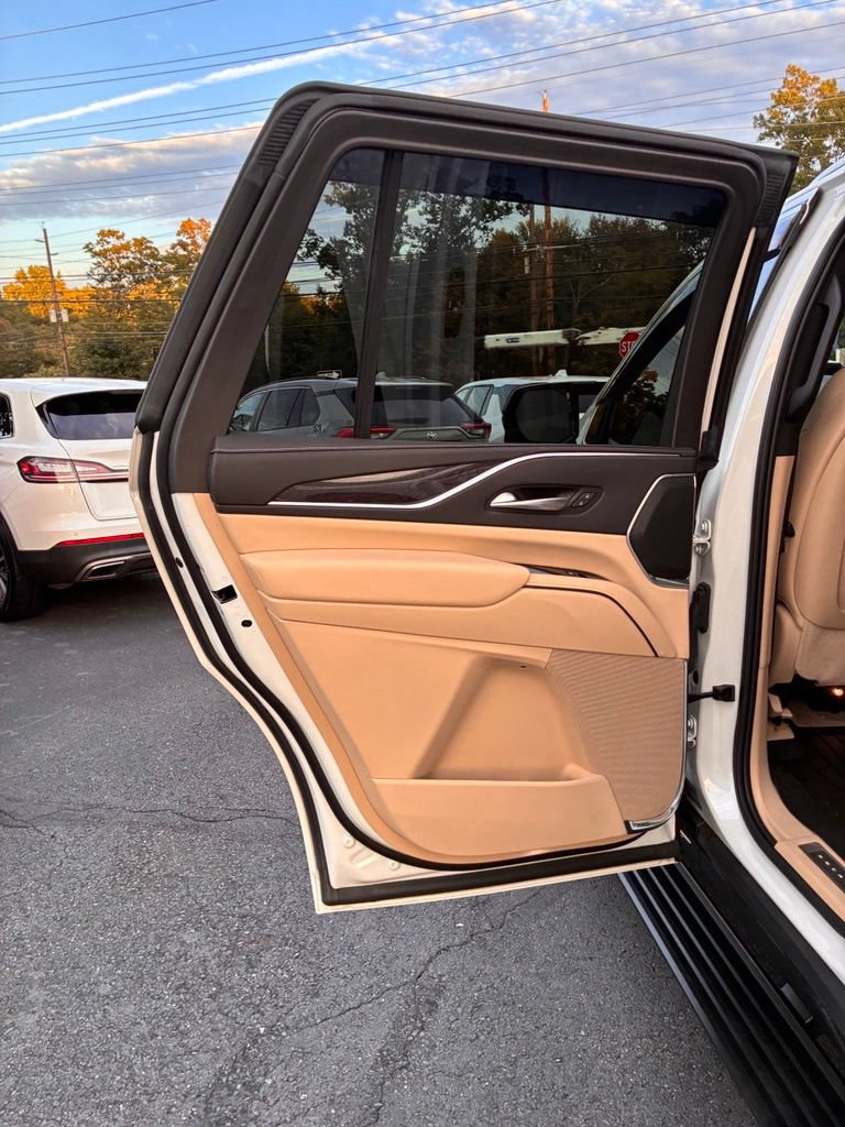 Used 2023 Cadillac Escalade Premium Luxury w/ Performance Package AWD/4WD image 28