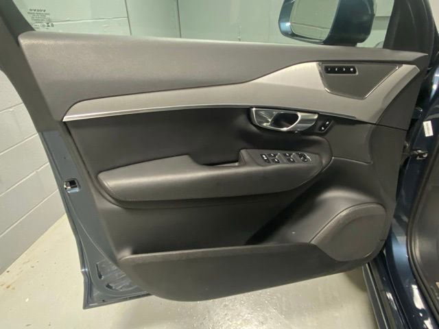 Certified 2025 Volvo XC90 B5 Core image 7