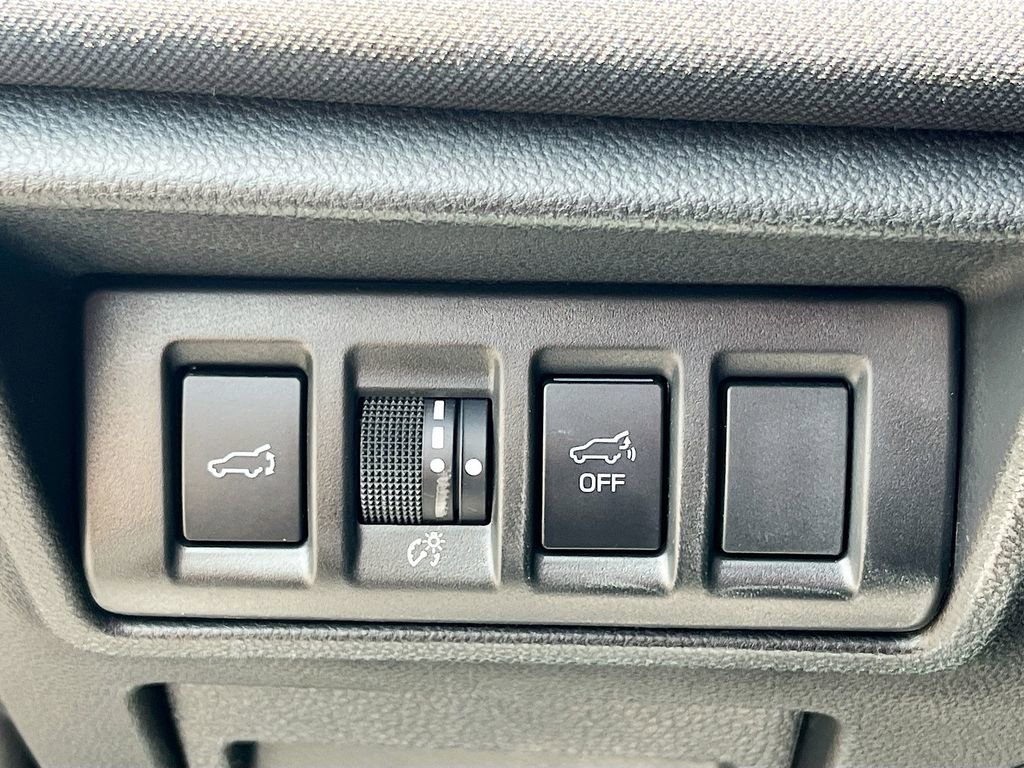 Used 2024 Subaru Outback Premium image 10