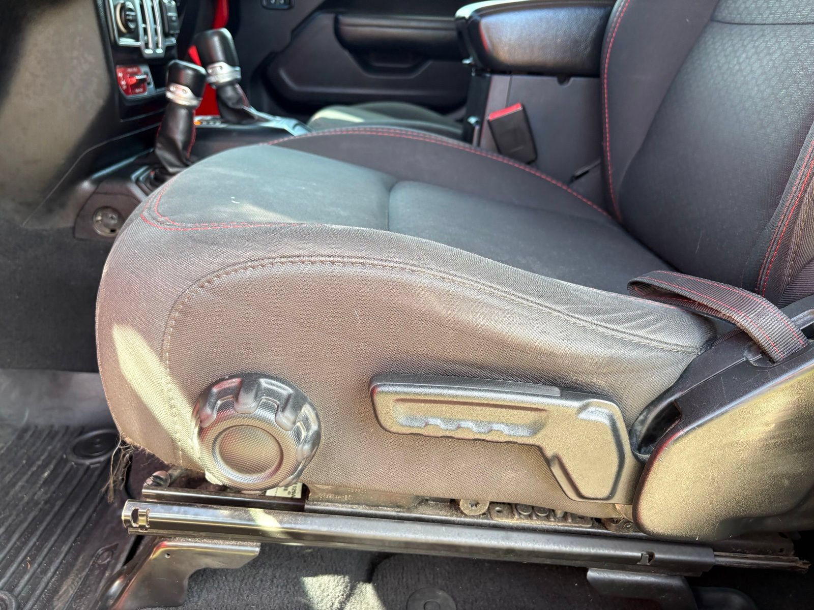 Used 2018 Jeep Wrangler Rubicon AWD/4WD image 27