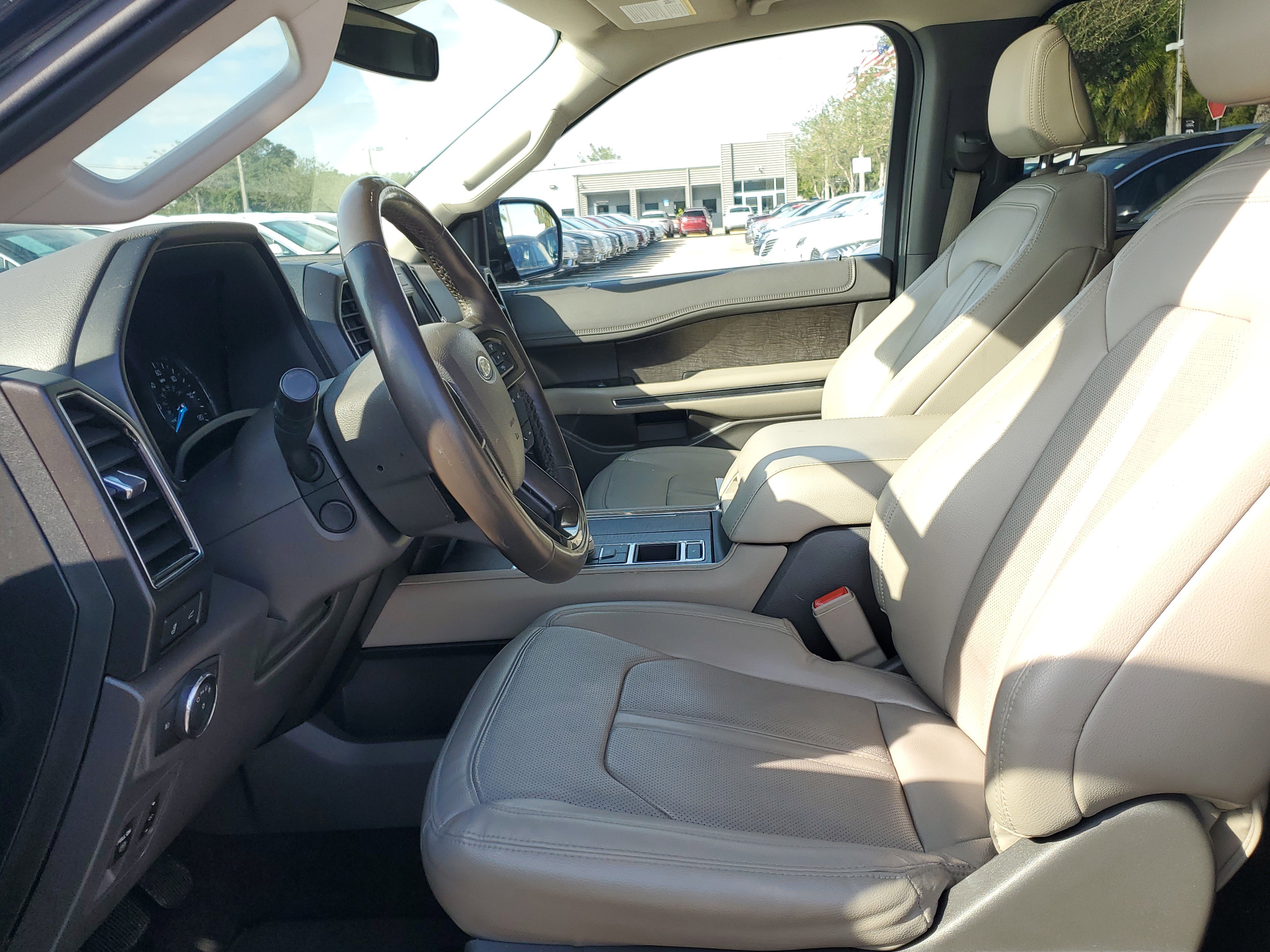 Used 2021 Ford Expedition Limited image 8