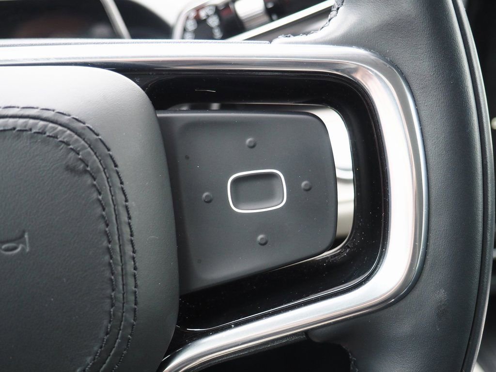 Used 2025 Lincoln Nautilus Premier image 23