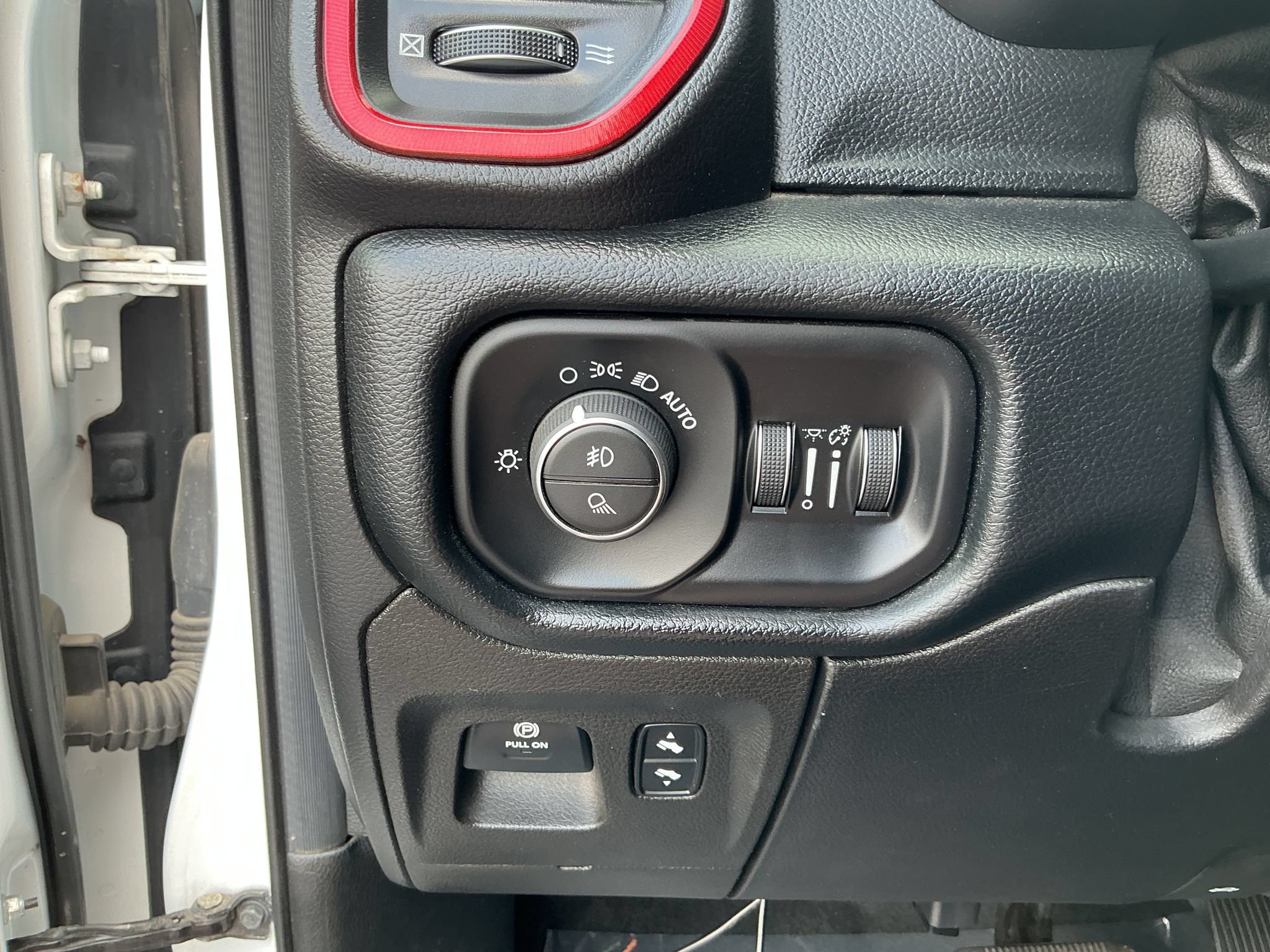 Used 2019 RAM 1500 Rebel w/ Level 2 Equipment Group AWD/4WD image 19