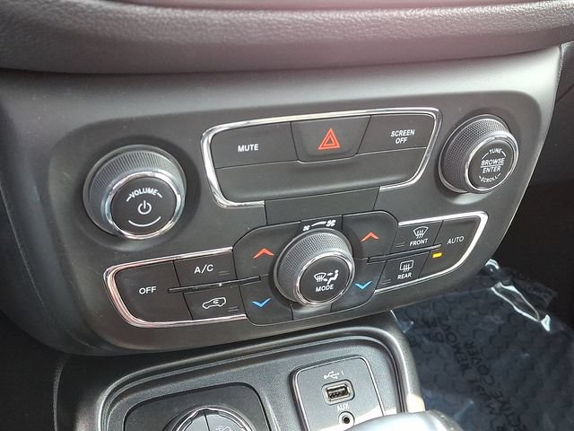 Used 2020 Jeep Compass Trailhawk w/ Cold Weather Group AWD/4WD image 16