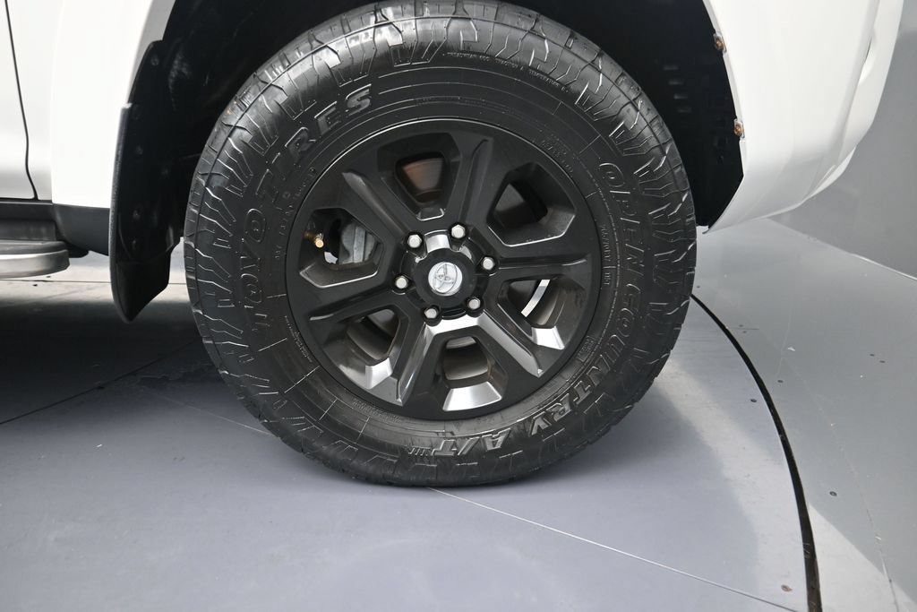 Used 2018 Toyota 4Runner SR5 Premium AWD/4WD image 5