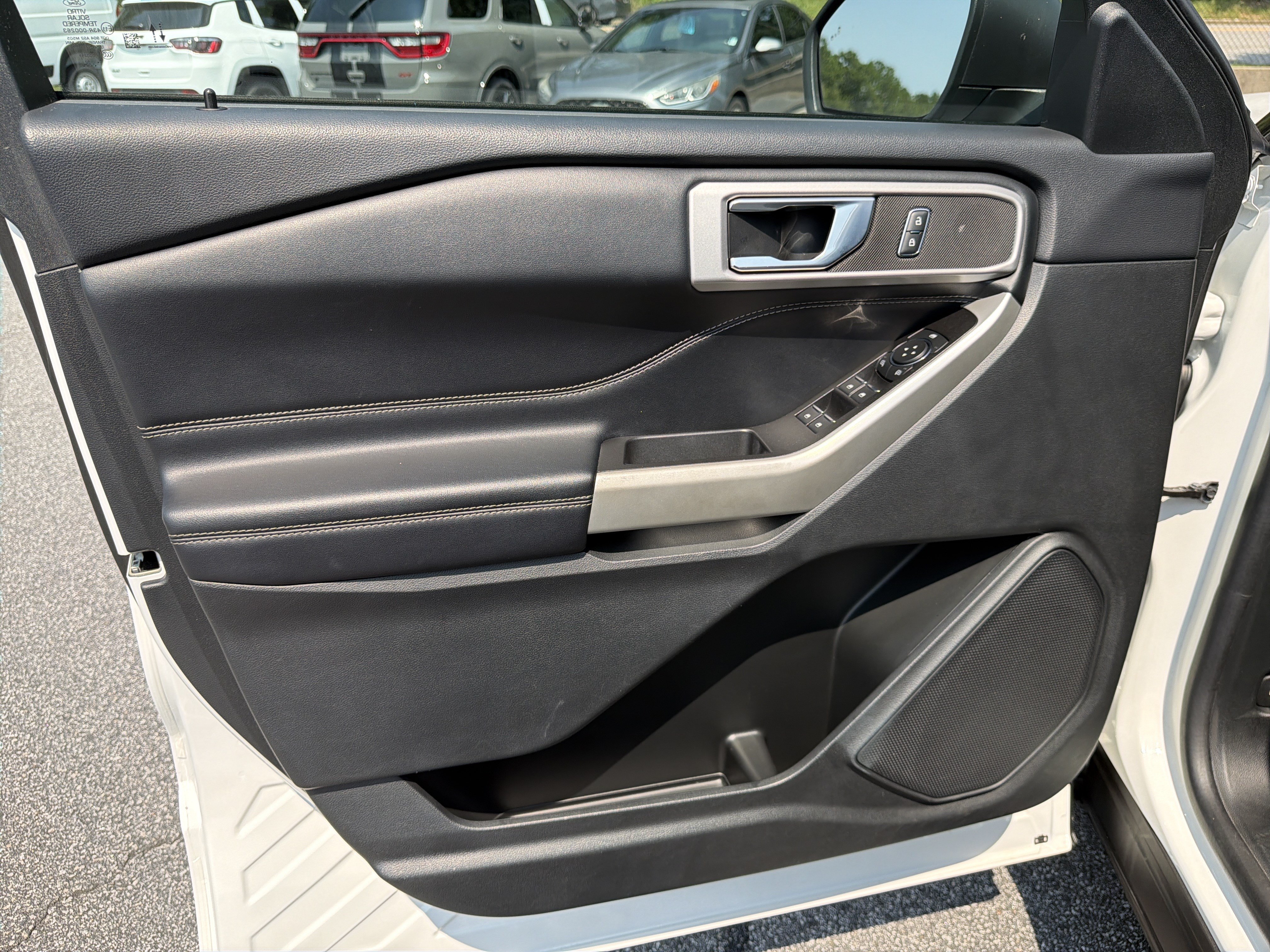 Used 2022 Ford Explorer XLT RWD image 12