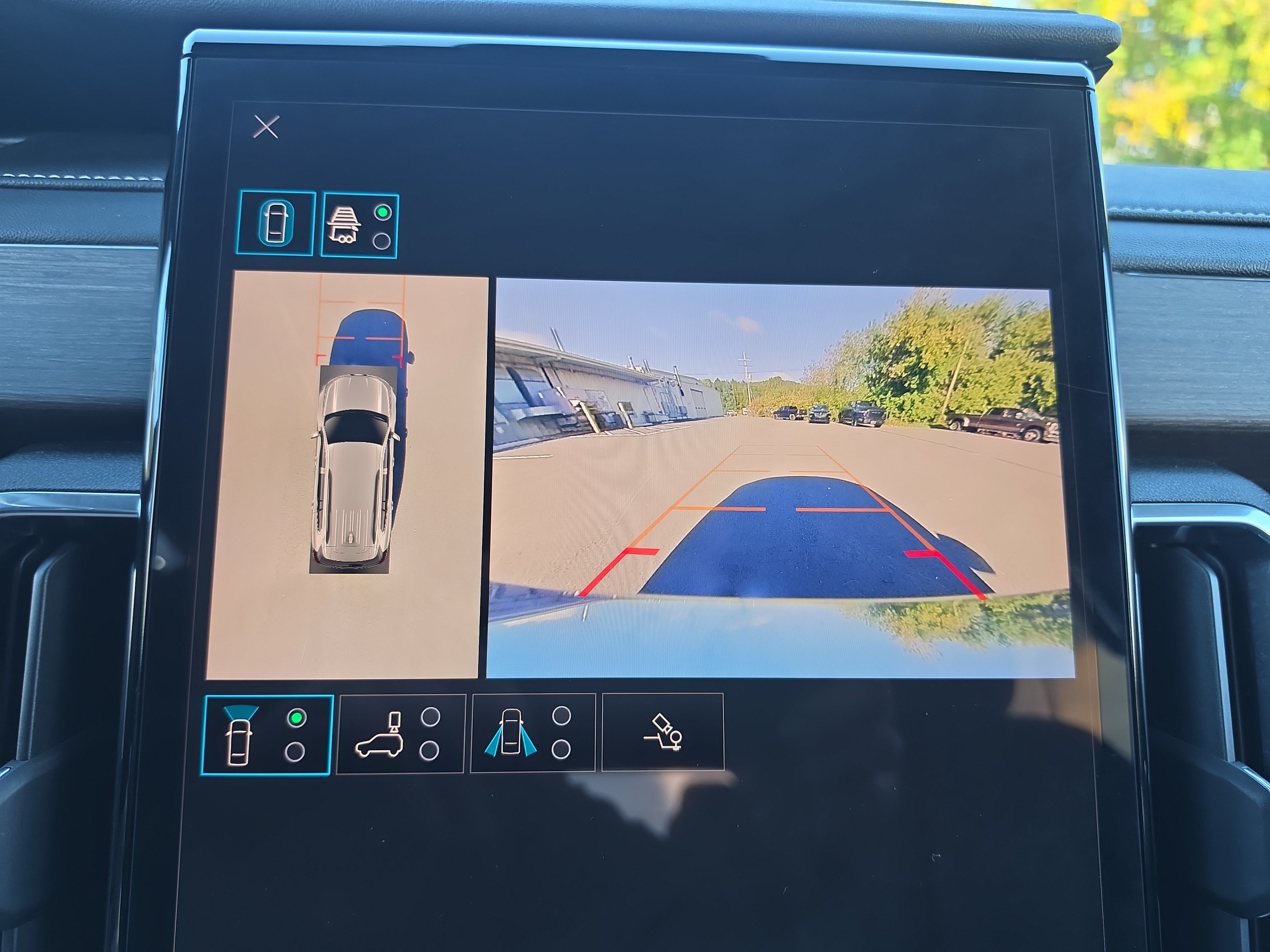 Used 2025 GMC Acadia Denali w/ LPO, Floor Liner Package AWD/4WD image 30