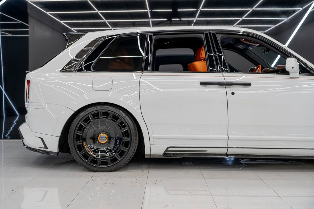 Used 2024 Rolls-Royce Cullinan image 10