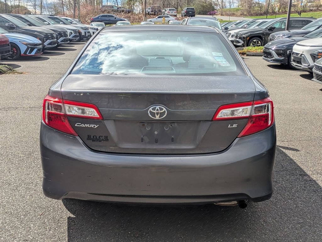 Used 2012 Toyota Camry LE image 3