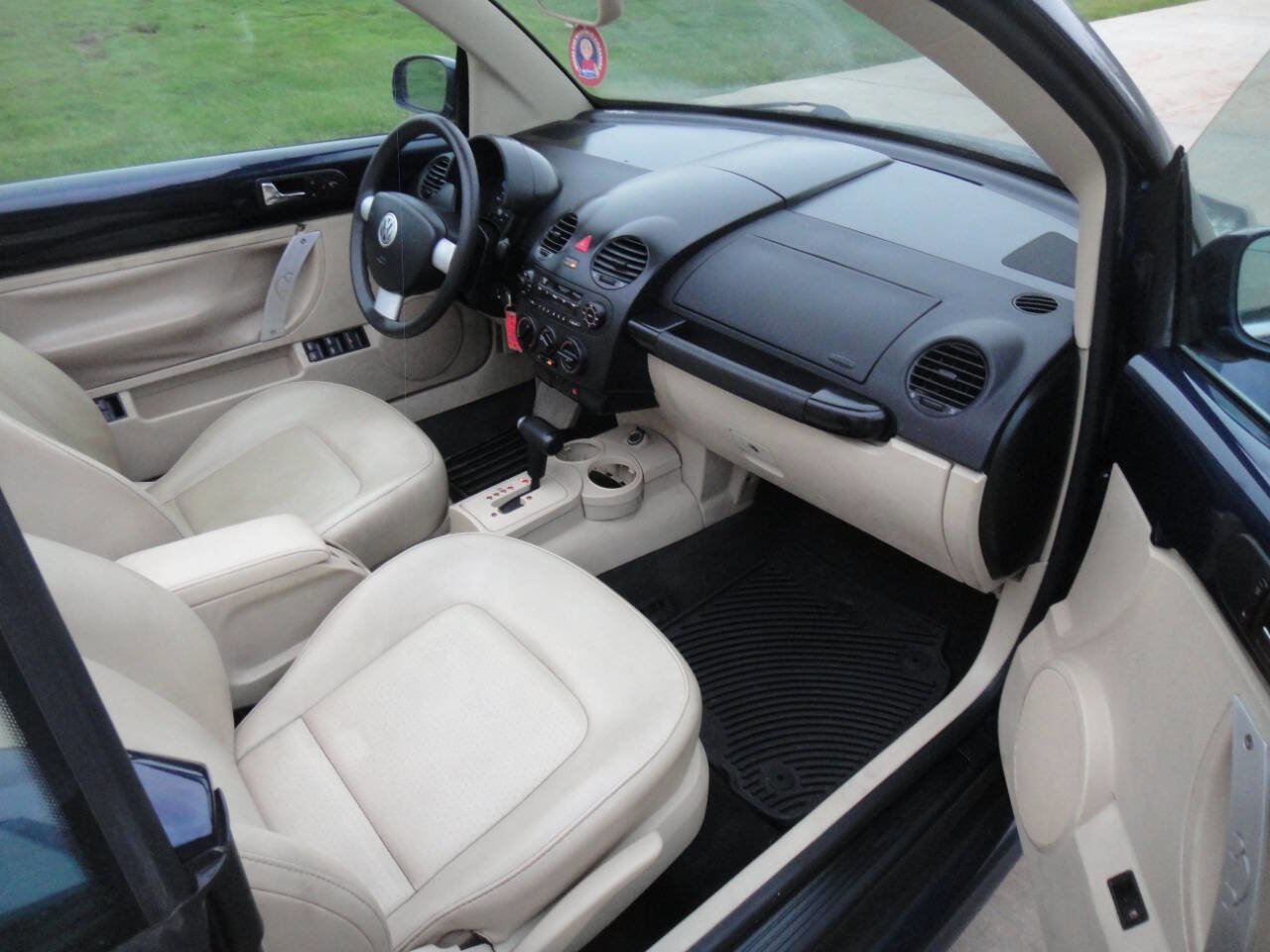 Used 2004 Volkswagen Beetle GLS FWD image 8