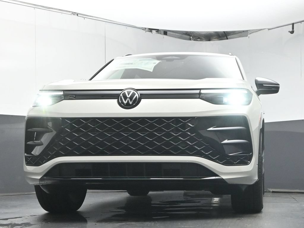 New 2026 Volkswagen Tiguan SE R-Line FWD image 34