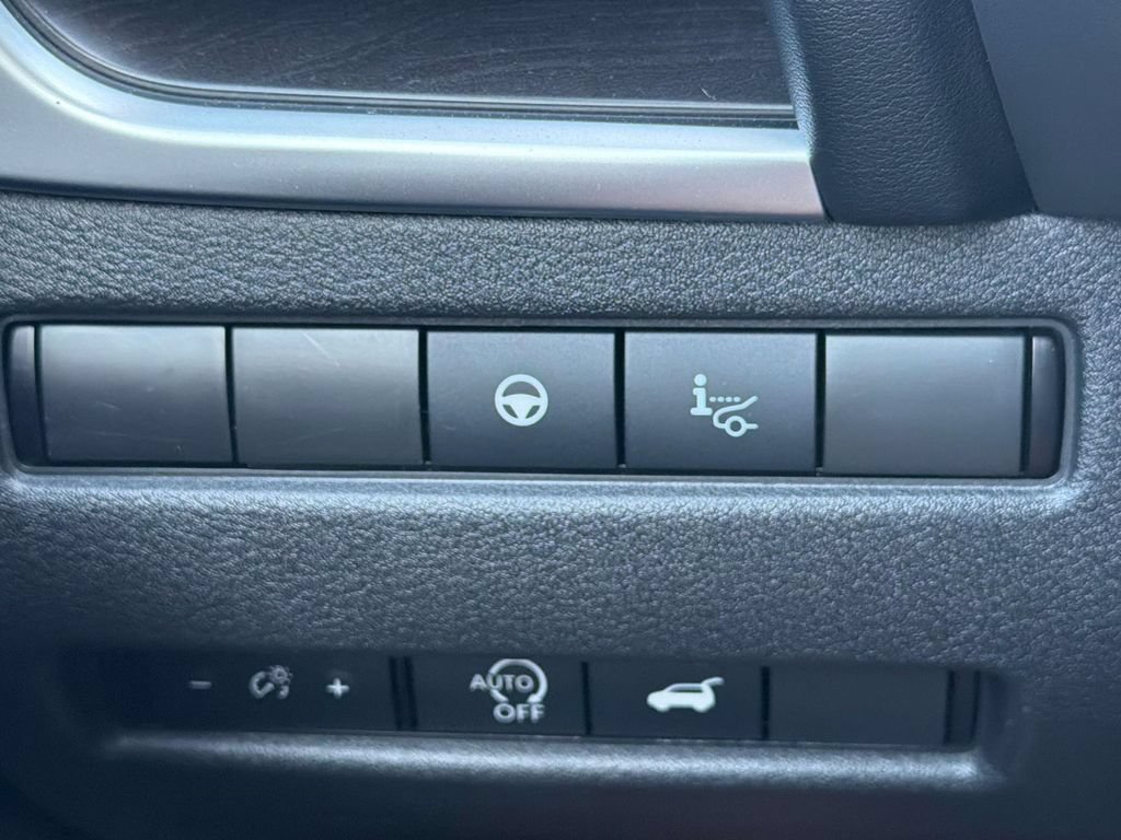 Used 2023 Nissan Rogue Platinum w/ Platinum Premium Package FWD image 24