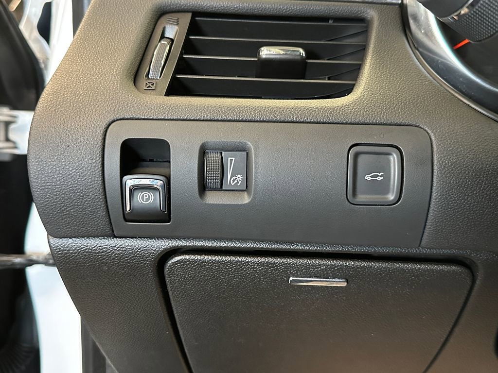 Used 2019 Chevrolet Impala LT FWD image 16