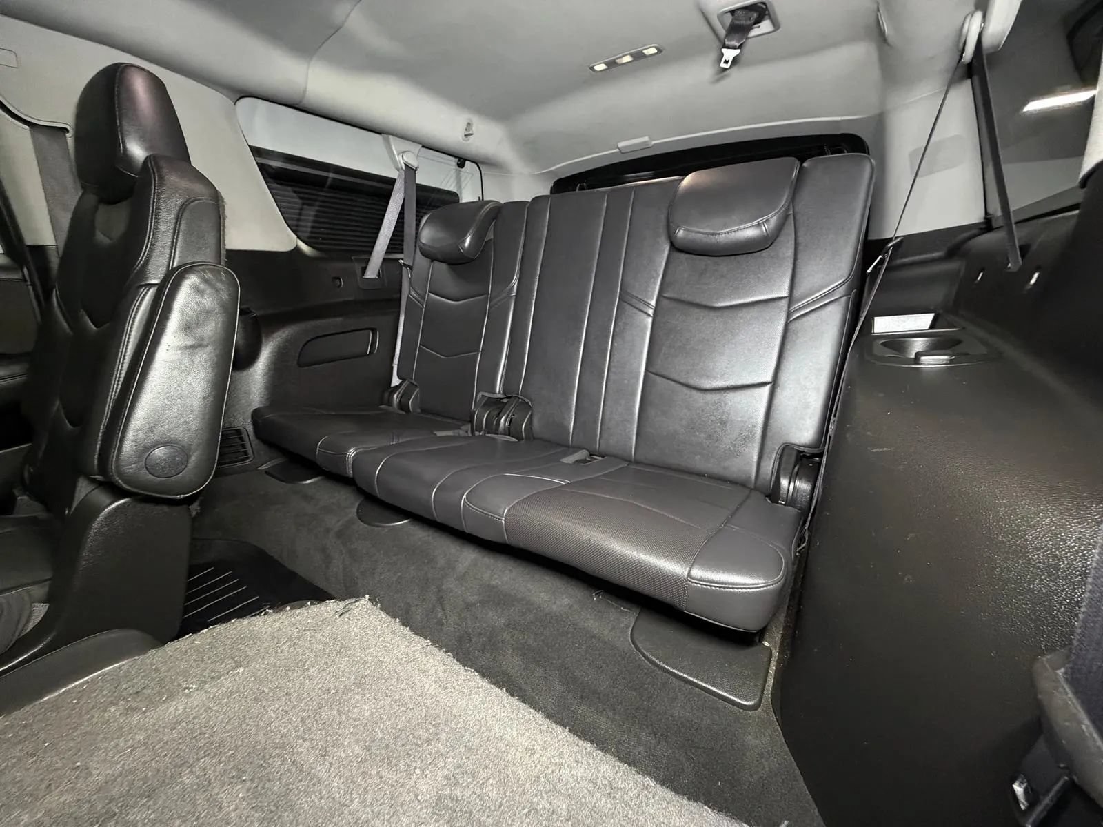 Used 2016 Cadillac Escalade ESV Luxury RWD image 18