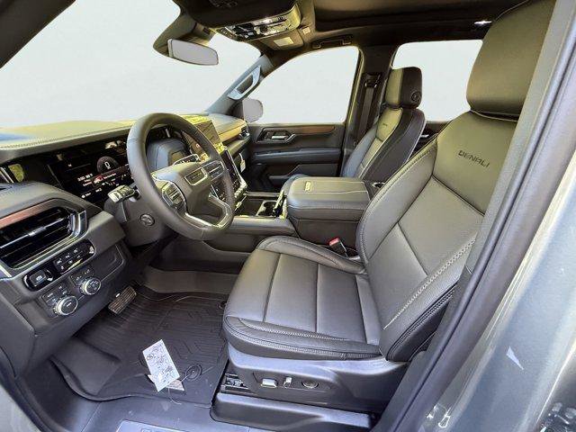 New 2026 GMC Yukon Denali w/ Sun & Power Step Package image 19