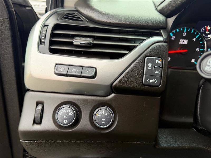Used 2019 Chevrolet Suburban Premier image 37