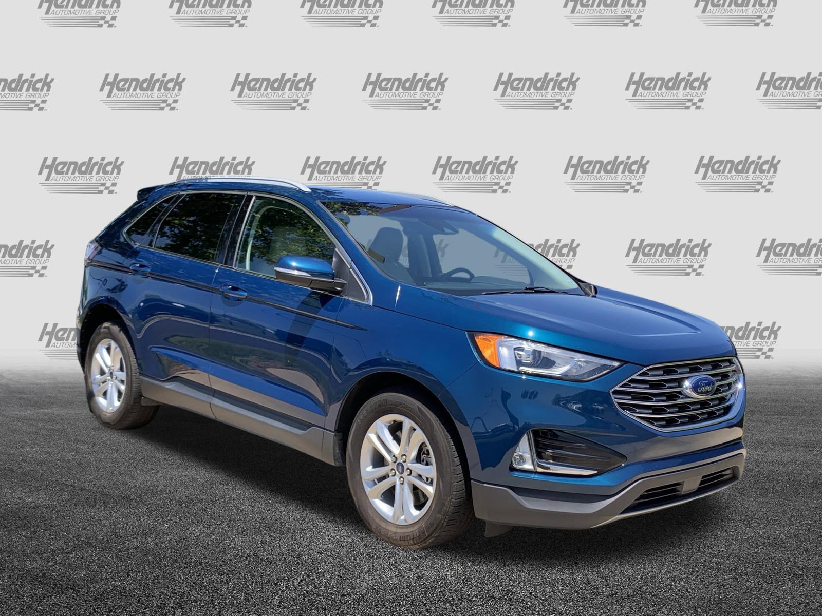 Used 2020 Ford Edge SEL w/ Cold Weather Package AWD/4WD image 2