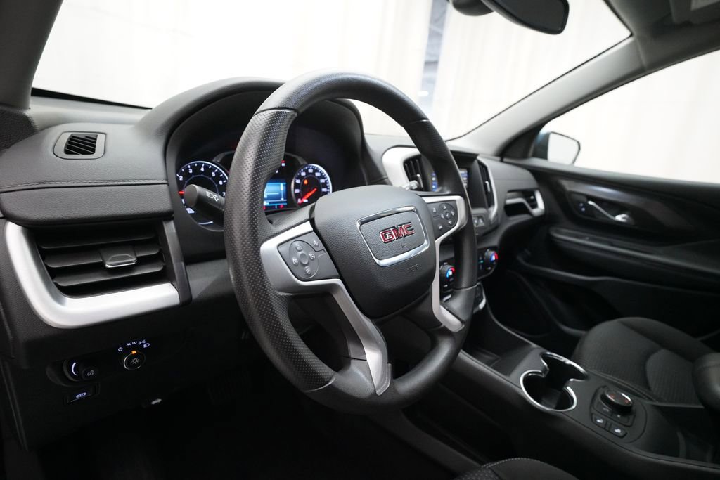 Used 2024 GMC Terrain SLE w/ Driver Convenience Package image 8