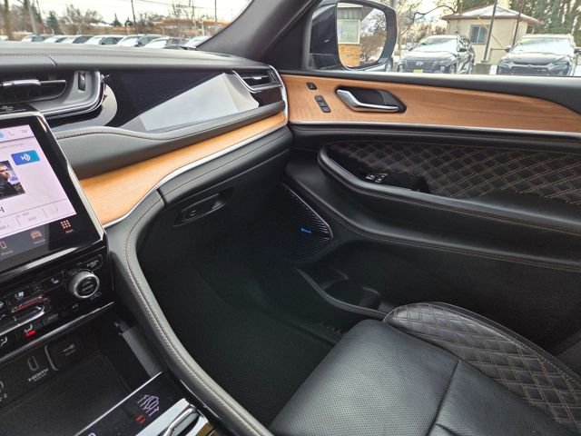 Used 2023 Jeep Grand Cherokee L Summit image 18