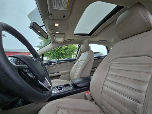 Used 2017 Ford Fusion Energi SE FWD image 7