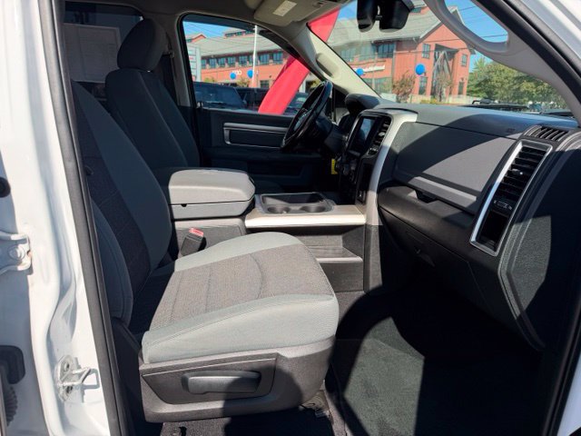Used 2020 RAM 1500 Classic SLT w/ Luxury Group RWD image 24