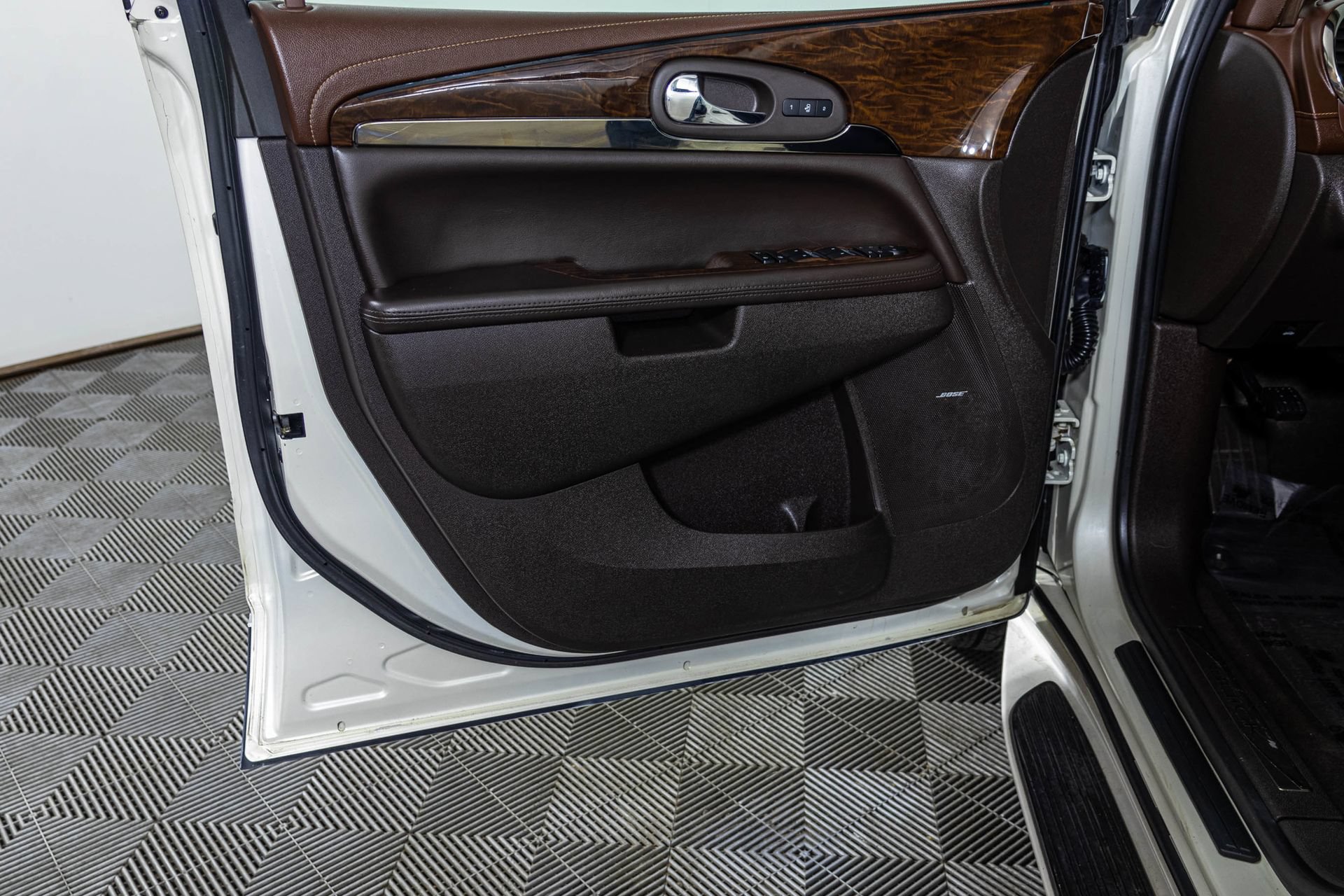 Used 2013 Buick Enclave Premium w/ Trailering Provision Package AWD/4WD image 41