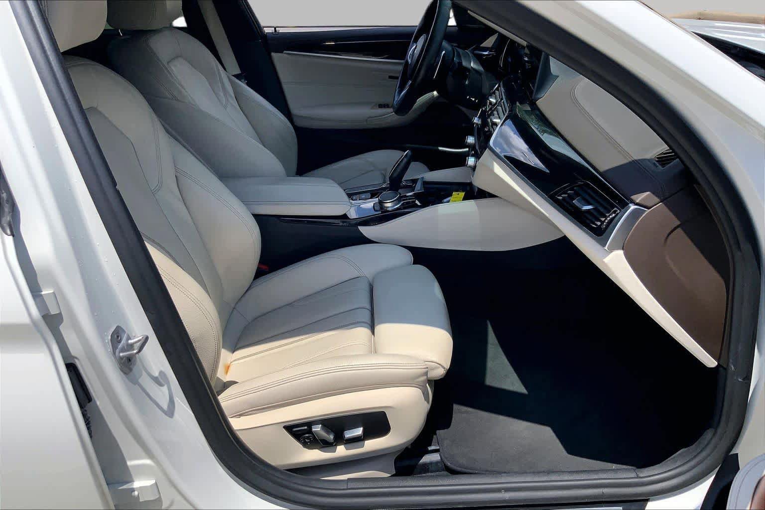Used 2018 BMW 530e RWD image 9