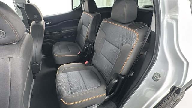 Used 2023 GMC Acadia AT4 image 12
