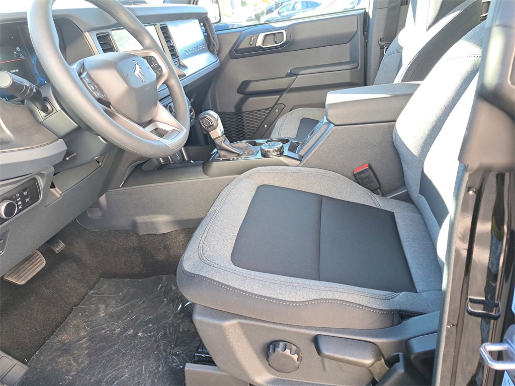 New 2025 Ford Bronco 4-Door image 12