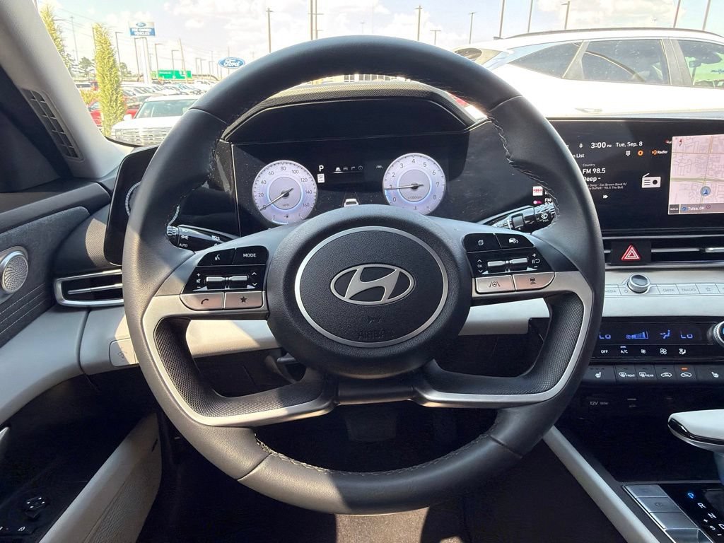 Certified 2026 Hyundai Elantra Limited FWD image 7