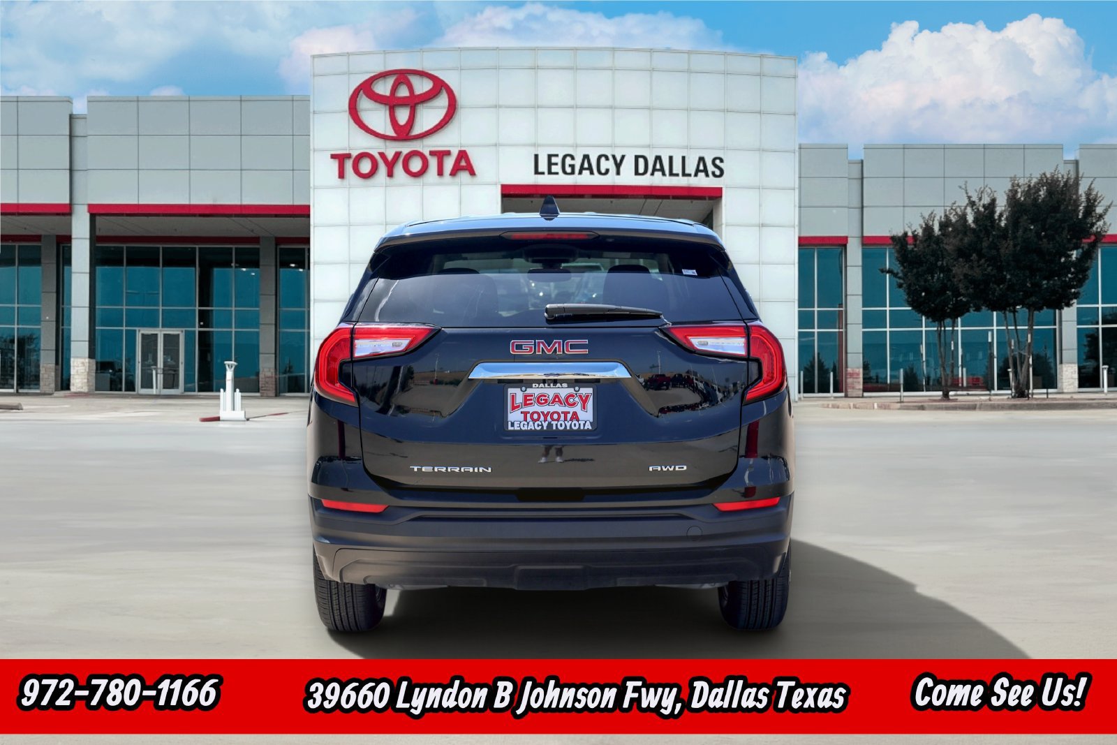 Used 2024 GMC Terrain SLE AWD/4WD image 8
