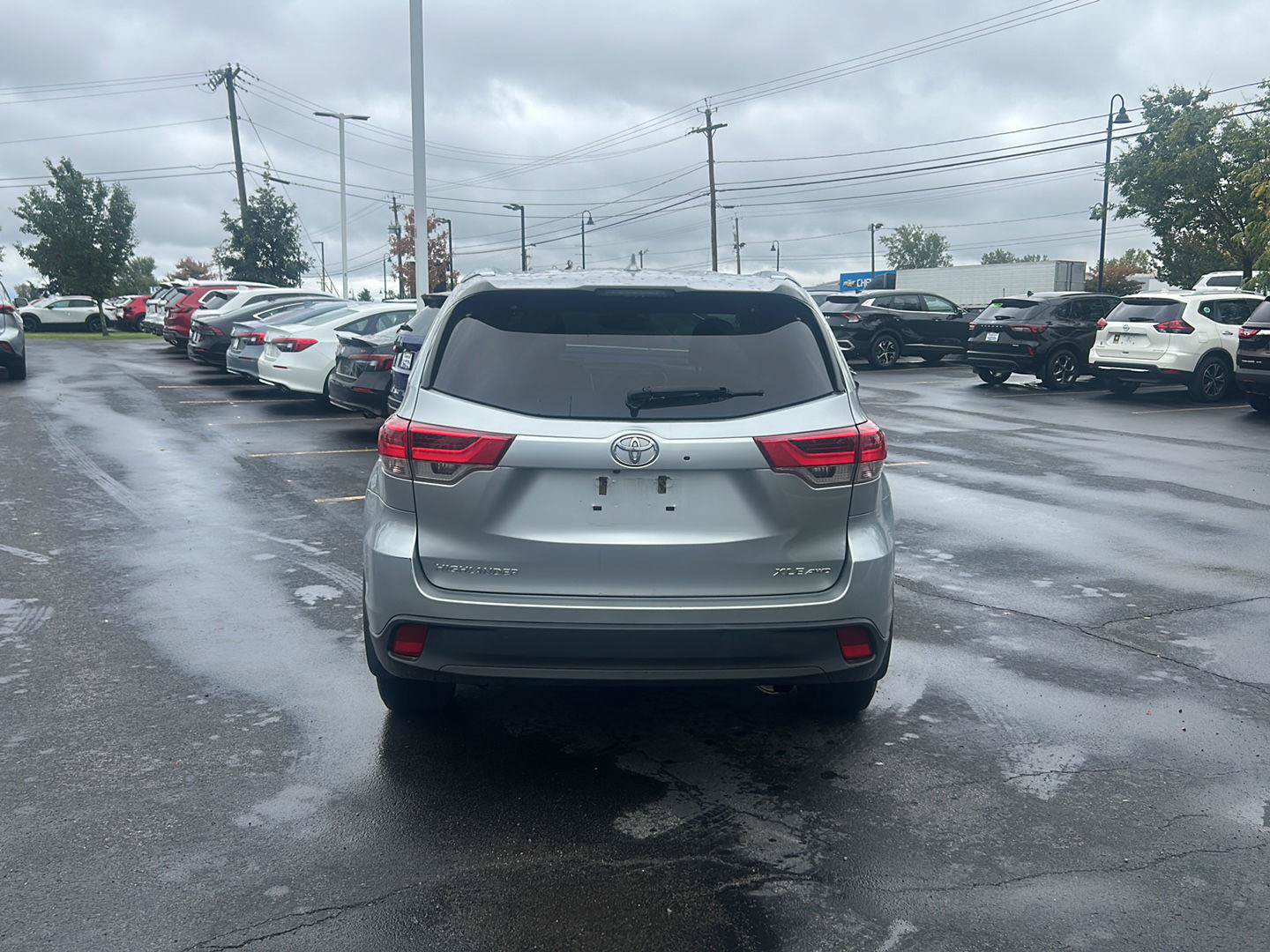 Used 2019 Toyota Highlander XLE AWD/4WD image 6