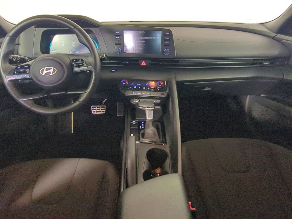 Used 2025 Hyundai Elantra Sport FWD image 16