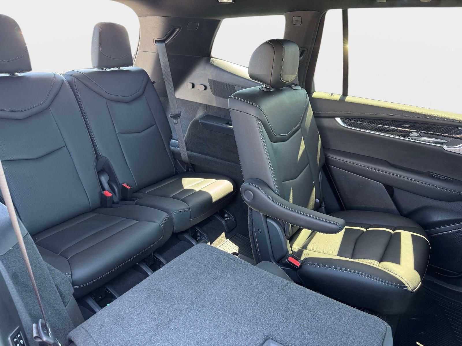 Used 2024 Cadillac XT6 Premium Luxury AWD/4WD image 17