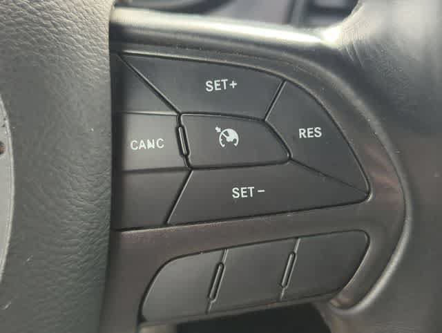 Certified 2018 Dodge Challenger SXT RWD image 22