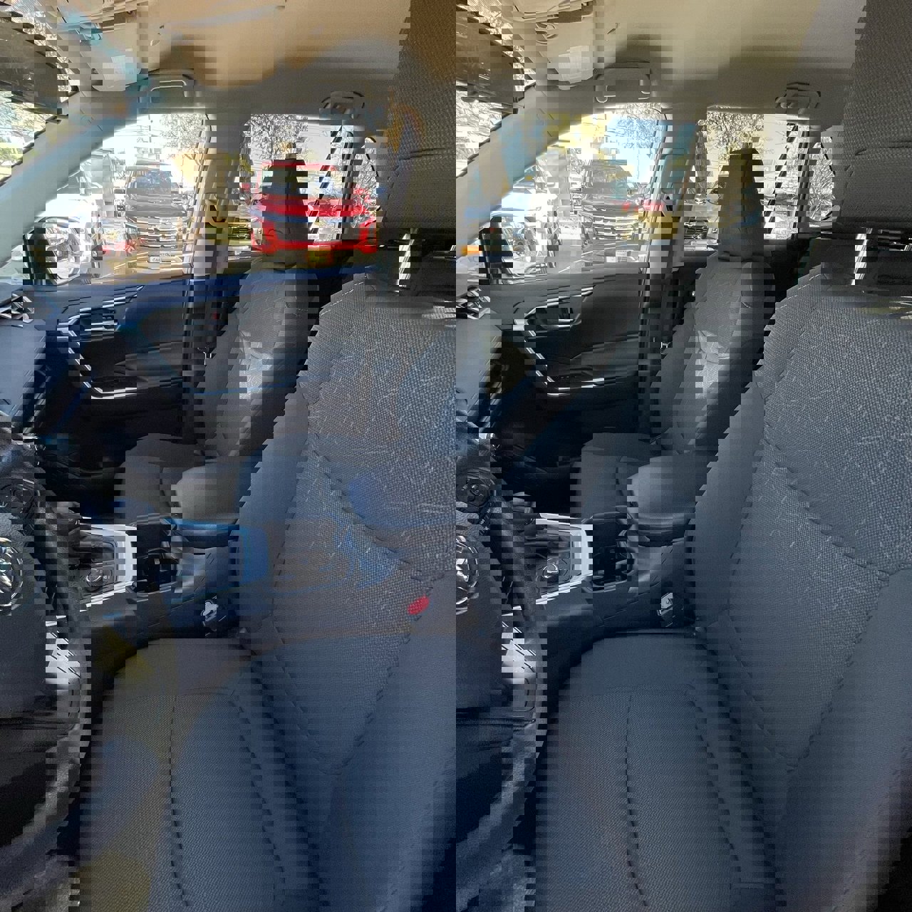 Used 2025 Toyota RAV4 XLE image 21