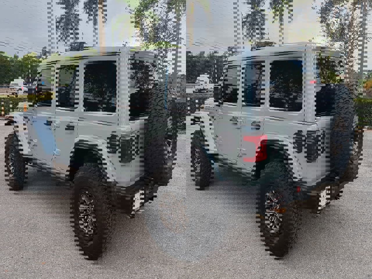 Used 2024 Jeep Wrangler Unlimited Rubicon 392 image 7