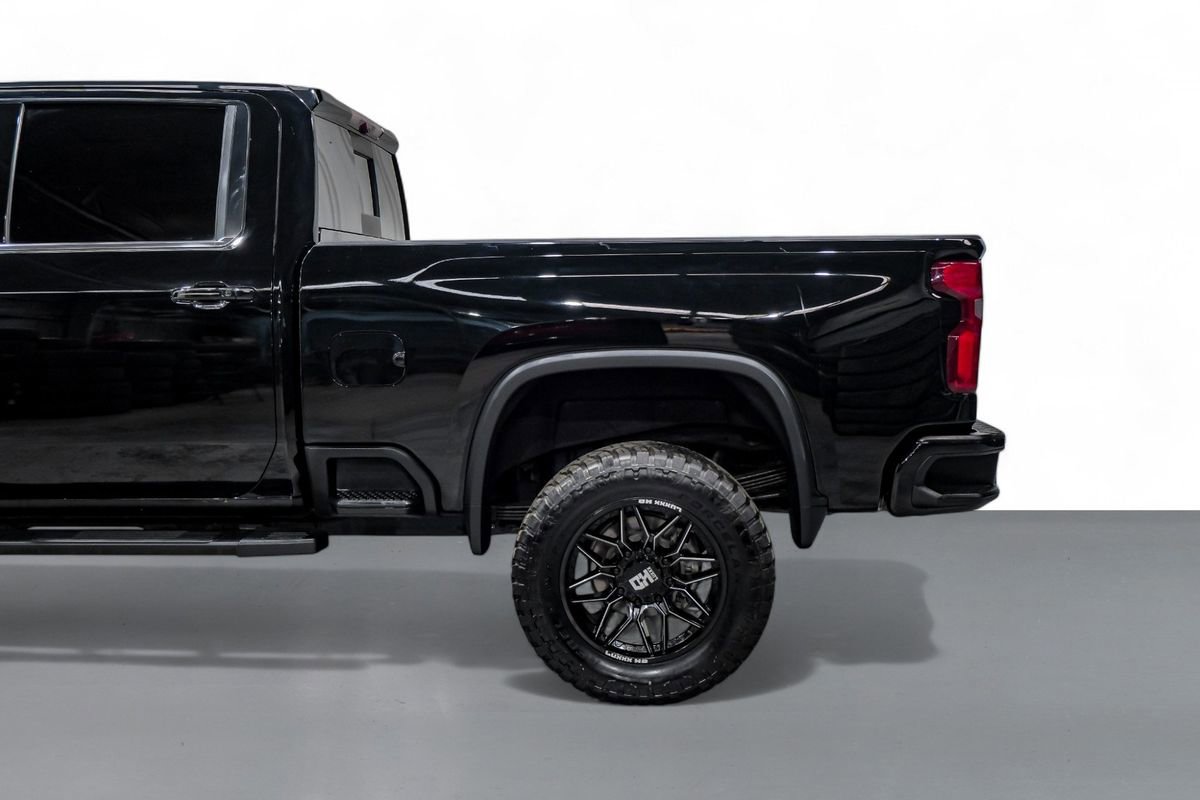 Used 2020 Chevrolet Silverado 2500 LTZ w/ LTZ Plus Package image 12