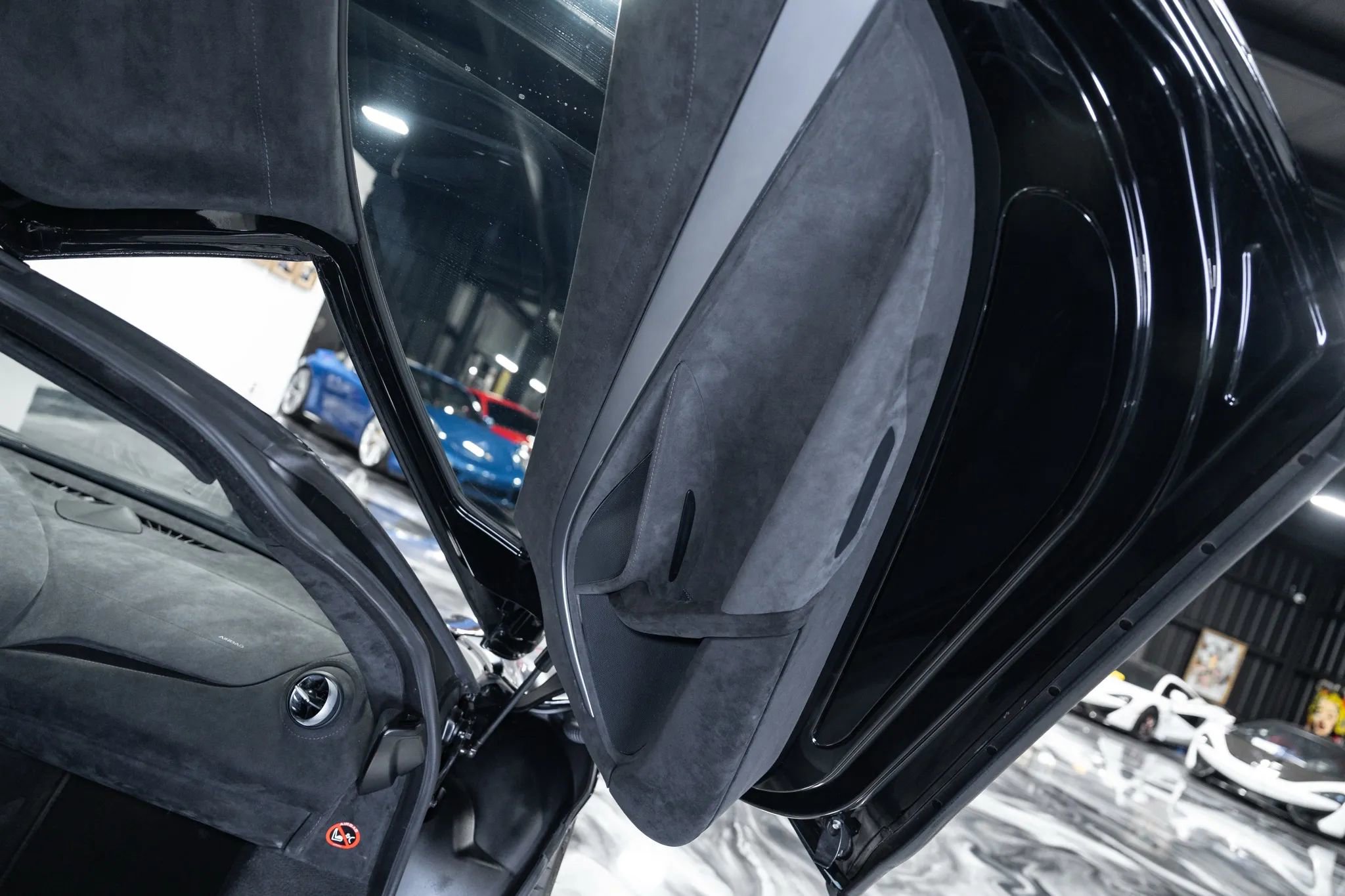 Used 2018 McLaren 720S image 30